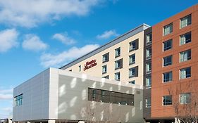 Hampton Inn & Suites Grand Rapids Downtown